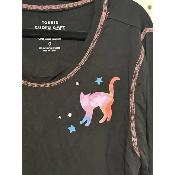 Torrid Size 0 - Size Large Long Sleeve Galaxy Cats Black Super Soft Shirt - Picture 6 of 7